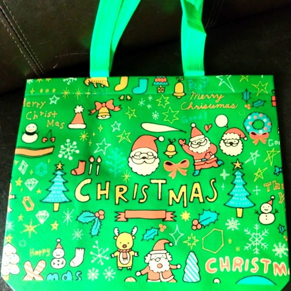 Christmas gift bags NWT-4 assorted set, reusable woven polyplastic.10x6.75x12.5 - Picture 3 of 11